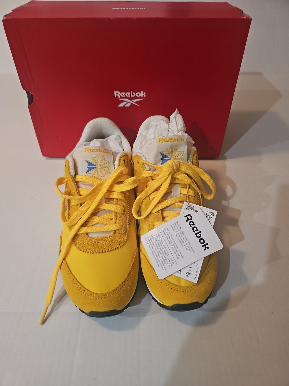 Reebok Classic AZ Women's Sneakers Size 9 Gold Chalk Retro Running Shoes NIB